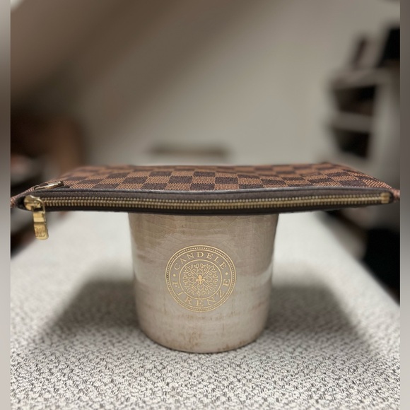 Never been used LV Monogram Neverfull MM Pochette in Damiere w/ gold hardware - Picture 2 of 6